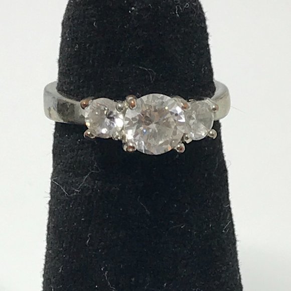 Silver Plated 3 stone ring, Size 6. - Picture 1 of 10